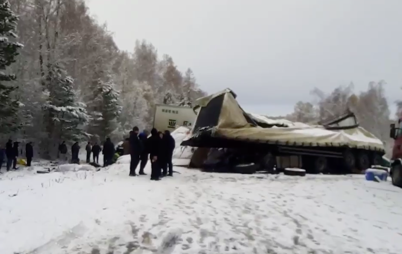 Фото Опубликованы страшные кадры смертельного ДТП на трассе Р-255 «Сибирь» 2 - Сиб.ФМ Фото Опубликованы страшные кадры смертельного ДТП на трассе Р-255 «Сибирь» 2